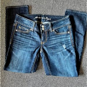 American Eagle Artist Crop slightly distressed dark wash jeans size 2 regular